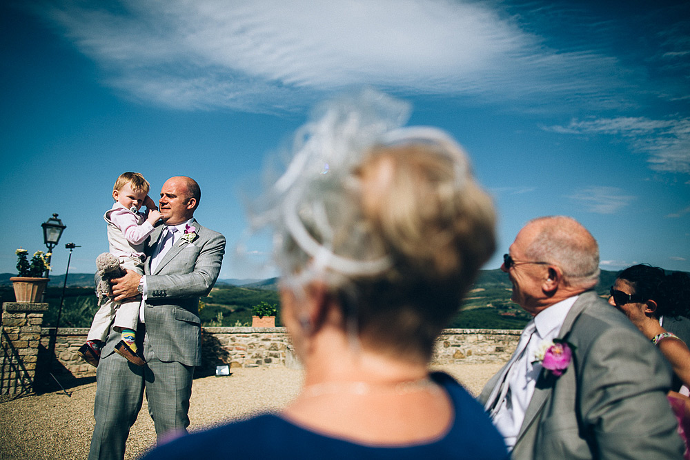 Tuscany countriside wedding photographer